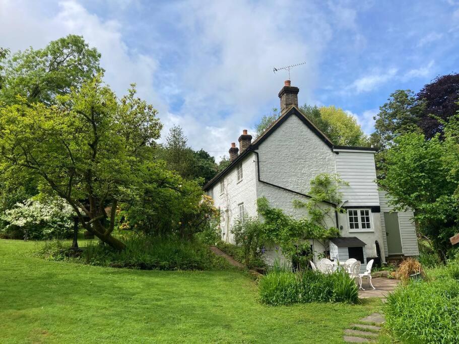 Ashdown Forest Character Cottage, 18Th Century Crowborough Exterior foto